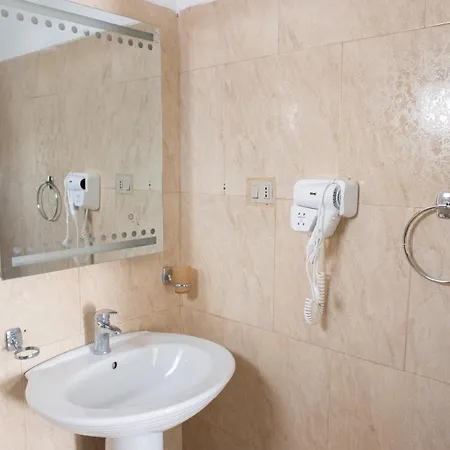 Hotel Sanremo 3*